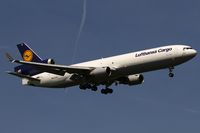 D-ALCR @ EDDF - on final RW07R - by Friedrich Becker
