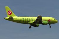 VP-BHK @ EDDF - on final RW07R - by Friedrich Becker