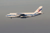 RA-82044 @ EBBR - Descending to RWY 25R