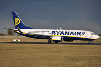 EI-DPS @ EIDW - Ryanir lining up r/w 10 - by Robert Kearney