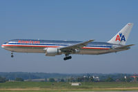 N359AA @ LSZH - American Airlines