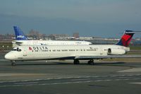N957DL @ KLGA - MD-88