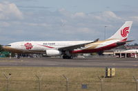 B-6075 @ YSSY - Nice colours - by Bill Mallinson