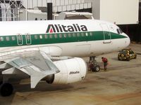 I-BIKU @ LPPT - ALITALIA - by Jean Goubet/FRENCHSKY