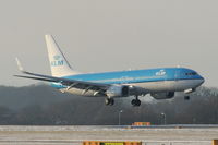 PH-BXZ @ EGCC - KLM B737 on finals for RW05L - by Chris Hall