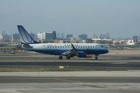 N633RW @ KLGA - ERJ170