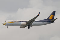 VT-JBR @ WSSS - Jet Airways Boeing 737-800 - by Dietmar Schreiber - VAP