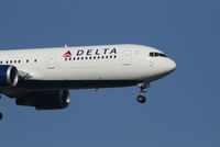 N152DL @ EBBR - Arrival of flight DL124 to RWY 02 - by Daniel Vanderauwera