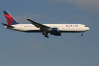 N152DL @ EBBR - Flight DL124 is descending to RWY 02 - by Daniel Vanderauwera