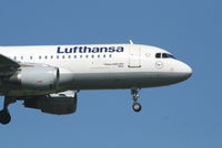 D-AIQE @ EBBR - Arrival of flight LH4572 TO rwy 02