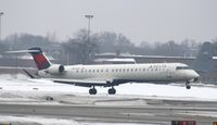 N554CA @ KMSP - CL600-2D24