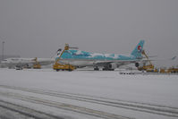 HL7437 @ LOWW - Korean Air Boeing 747-400 - by Dietmar Schreiber - VAP