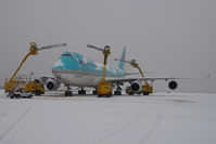 HL7437 @ LOWW - Korean Air Boeing 747-400 - by Dietmar Schreiber - VAP
