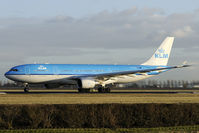 PH-AOM @ EHAM - delivered late 2010