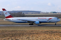 OE-LAT @ VIE - AUA