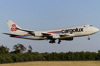 LX-UCV @ ELLX - on final - by Friedrich Becker