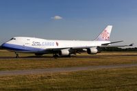 B-18711 @ ELLX - taxying to the active - by Friedrich Becker