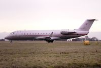 OE-ILZ @ EGGW - VistaJet 2010 Bombar Challenger 850, c/n: 8086 at Luton - by Terry Fletcher