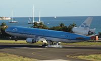 PH-KCD @ TNCM - KLM PH-KCD landing at TNCM - by Daniel Jef