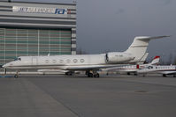 P4-SBR @ LOWW - Gulfstream 5