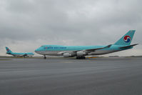 HL7601 @ LOWW - Korean Airlines Boeing 747-400