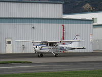 N83AF @ SZP - 2001 Cessna 172R SKYHAWK, Lycoming IO-360-L2A 160 Hp, taxi to Rwy 04 - by Doug Robertson