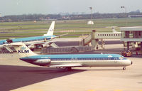 PH-DNN @ EHAM - Schiphol , Jan '76 - by Henk Geerlings
