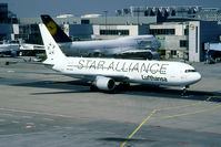 D-ABUW @ EDDF - Star Alliance special colours - by Joop de Groot
