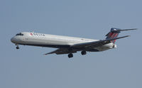 N902DA @ LAX - landing at los Angeles - by olivier Cortot