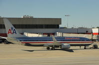 N865NN @ ATL - Departing the T Gates in ATL - by Rich Vick II