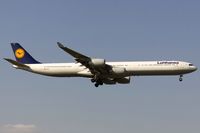D-AIHX @ EDDF - on final runway 07L - by Friedrich Becker