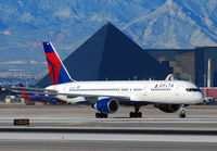 N632DL @ KLAS - N632DL 1987 Boeing 757-232 C/N 23613

Las Vegas - McCarran International (LAS / KLAS)
USA - Nevada, January 17, 2011
Photo: Tomas Del Coro - by Tomás Del Coro