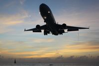 PH-KCD @ TNCM - KLM PH-KCD over maho beach at TNCM - by Daniel Jef