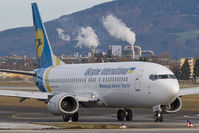 UR-GAX @ LOWS - Ukraine International 737-400 - by Andy Graf-VAP