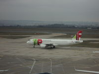 CS-TNT @ LFPO - Airbus A320-214