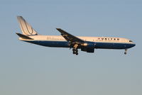 N662UA @ EBBR - Flight UA972 is descending to RWY 02 - by Daniel Vanderauwera