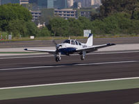 N48BW @ KSMO - N48BW arriving on RWY 21 - by Torsten Hoff