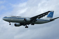9K-AMD @ EGLL - Short final