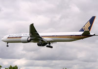 9V-SWA @ EGLL - Short final