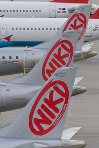 OE-IHE @ LOWW - NIKI EMB190 - by Andy Graf-VAP