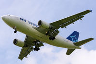 C-FDAT @ EGKK - Short final