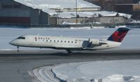 N831AY @ KMSP - Delta Connection Bombardier CRJ-200 - by Kreg Anderson