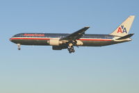 N353AA @ EBBR - Arrival of flight AA088 to RWY 25L - by Daniel Vanderauwera