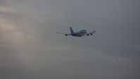 F-HSEX @ LFPO - Boeing 747-422 laning runway 06