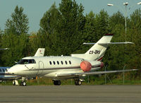 CS-DRS @ LOWW - Netjets Hawker 800 - by Thomas Ranner