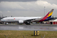 HL7732 @ YSSY - rain, rain and more of it ! - by Bill Mallinson