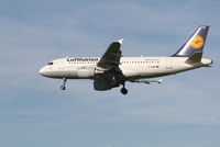 D-AIBB @ EBBR - Flight LH1010 is descending to RWY 25L