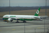 B-16711 @ LOWW - Eva Air Boeing 777