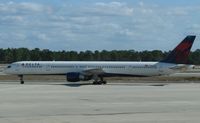 N595NW @ KMCO - Delta Airlines Boeing 757-351 - by Kreg Anderson