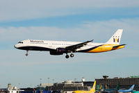 G-OZBN @ EIDW - Landing Rwy 28